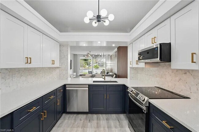 Building Photo - Stunning 2BR Condo in Naples - Lease for three (3) to 12 month.