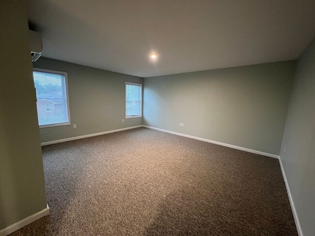 Building Photo - 723 Eastgate Pl