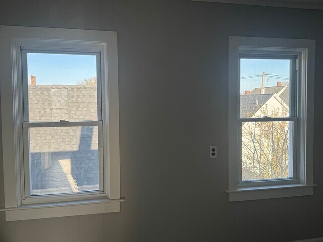 Building Photo - 178 Blackmer St