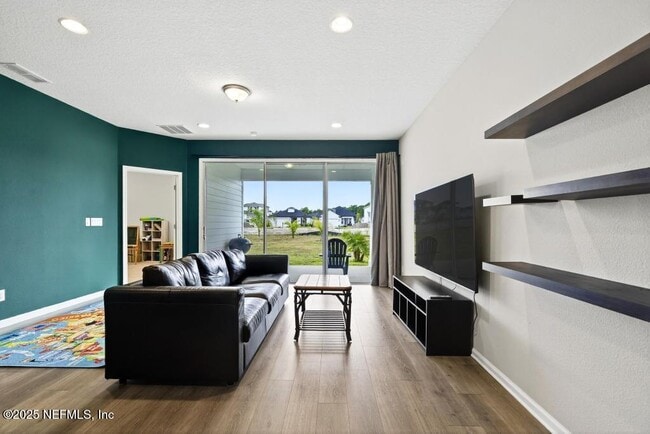 Building Photo - 542 Silver Landing Dr