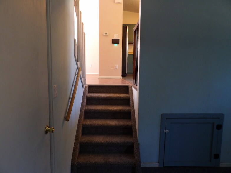 Building Photo - 3483 Foxridge Dr