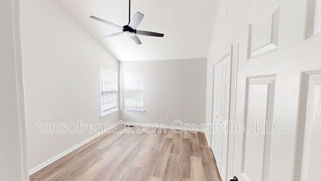 Building Photo - 407 Windy Meadow Way