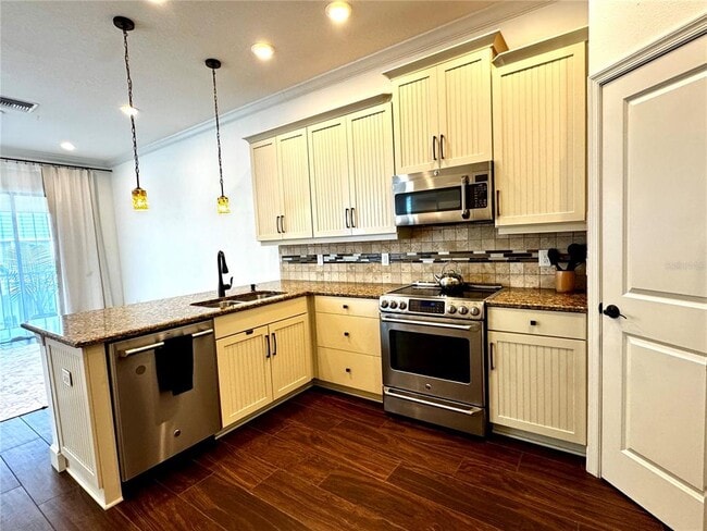 Building Photo - 3231 Nautical Pl S