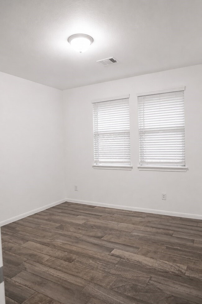 Building Photo - 31415 Whitcombe Summit Wy