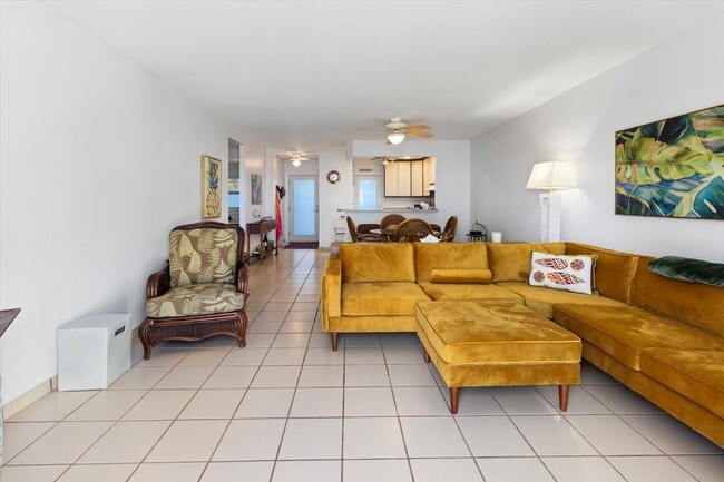 Building Photo - Beachside Living Made Easy – Furnished 2BR/1BA Available for 6 Months!