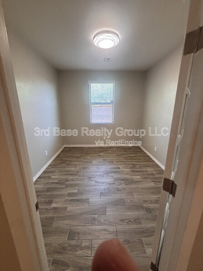 Building Photo - 12690 S 184th Ave