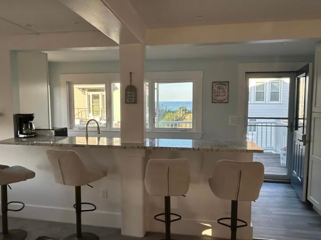 Building Photo - 1300 Ocean 3