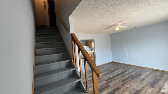 Building Photo - 4187 Sunset Dr