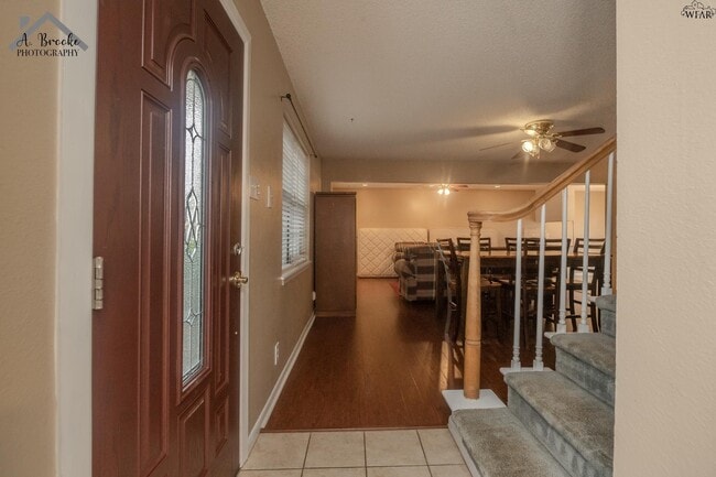 Building Photo - 5222 Jamaica Dr