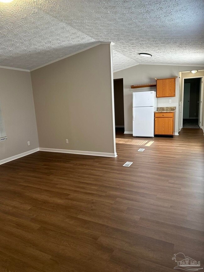 Building Photo - 6258 Sondu Ave