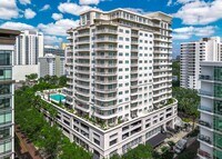 Building Photo - Thornton Park Elegance with Skyline & Lake...