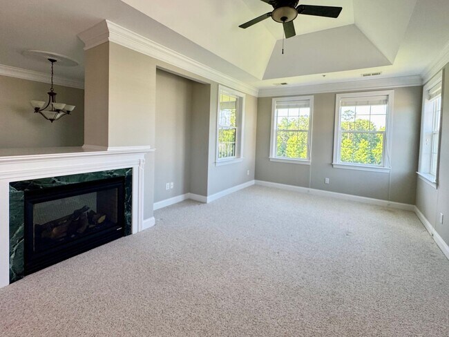 Building Photo - 2 Bedroom | 2 Bathroom Corner Unit Townhom...