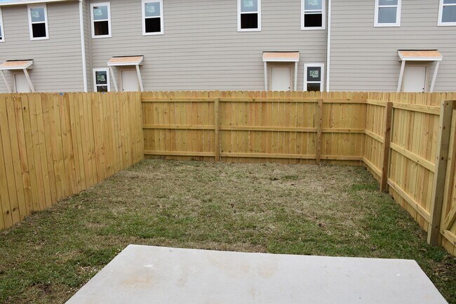 Building Photo - 130 Sai Manor