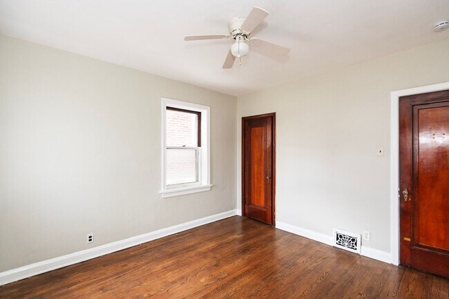 Building Photo - 3943 Keokuk St