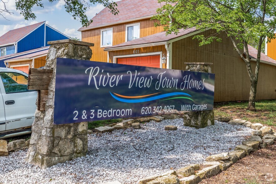 Primary Photo - Riverview Condominiums