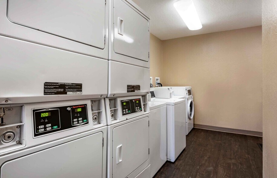 Building Photo - Furnished Studio-Orlando - Southpark - Com...