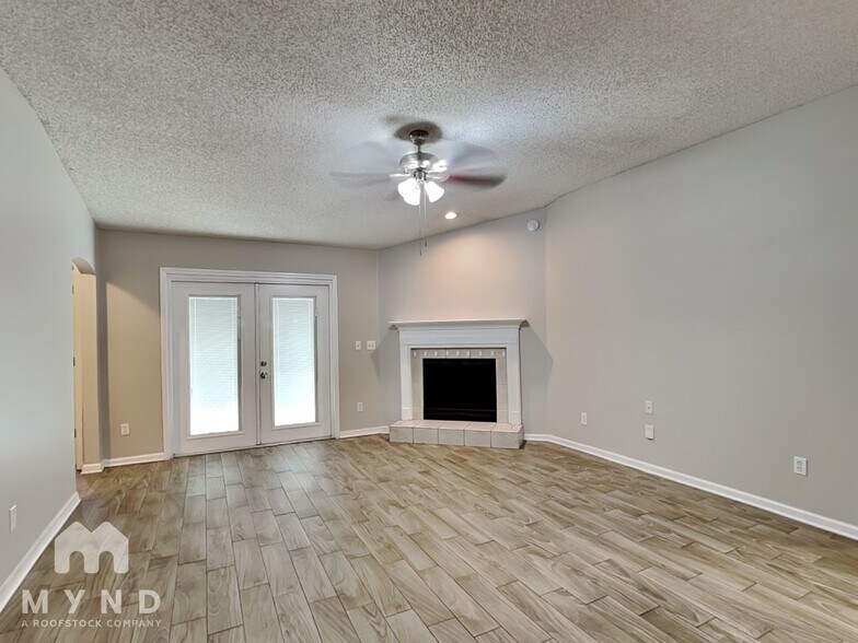 Building Photo - 7637 Invermere Blvd N
