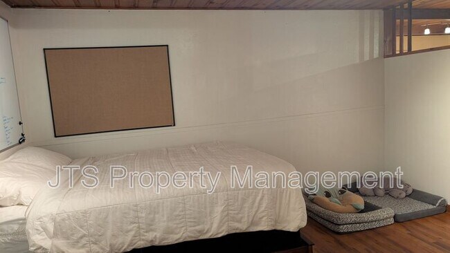 Building Photo - 3107 Del Paso Blvd