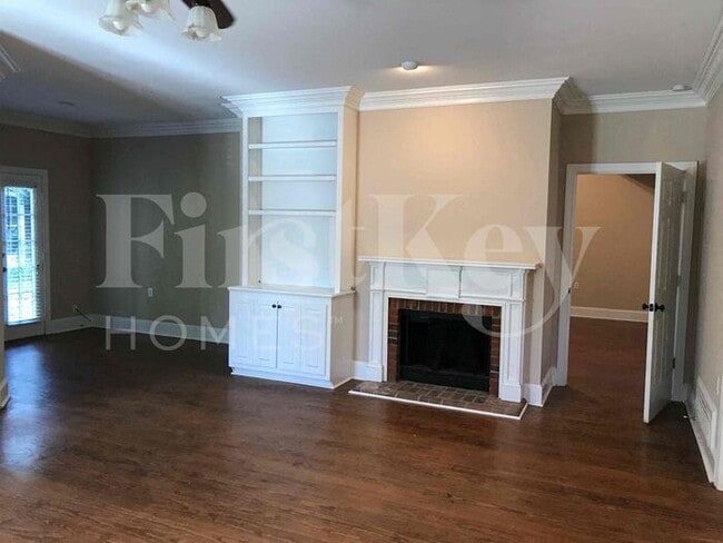 Building Photo - 1609 Flat Rock Dr SW