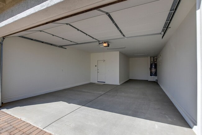 Building Photo - Beautiful home in Saddlewood