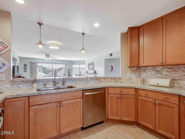 Building Photo - 716 Island View Cir