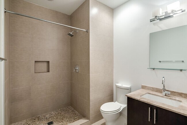 Building Photo - Northern Liberties 4 Bedroom Townhome