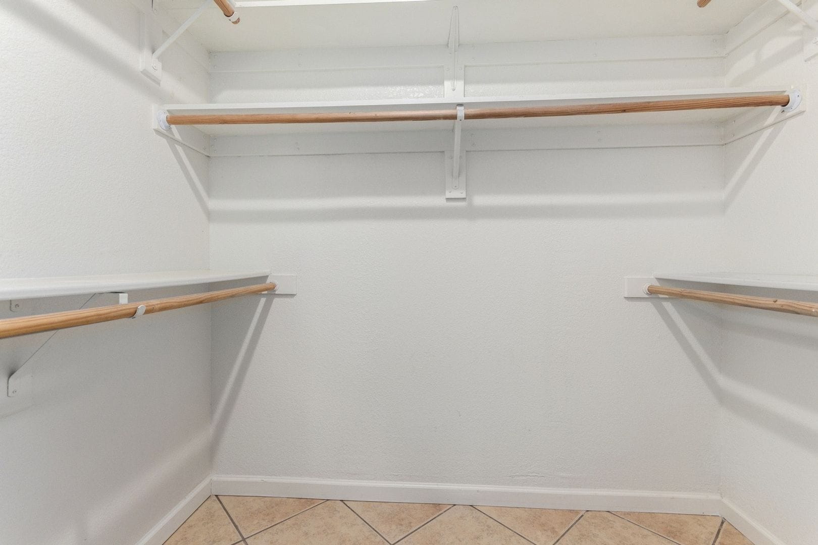 Building Photo - 1825 W Ray Rd