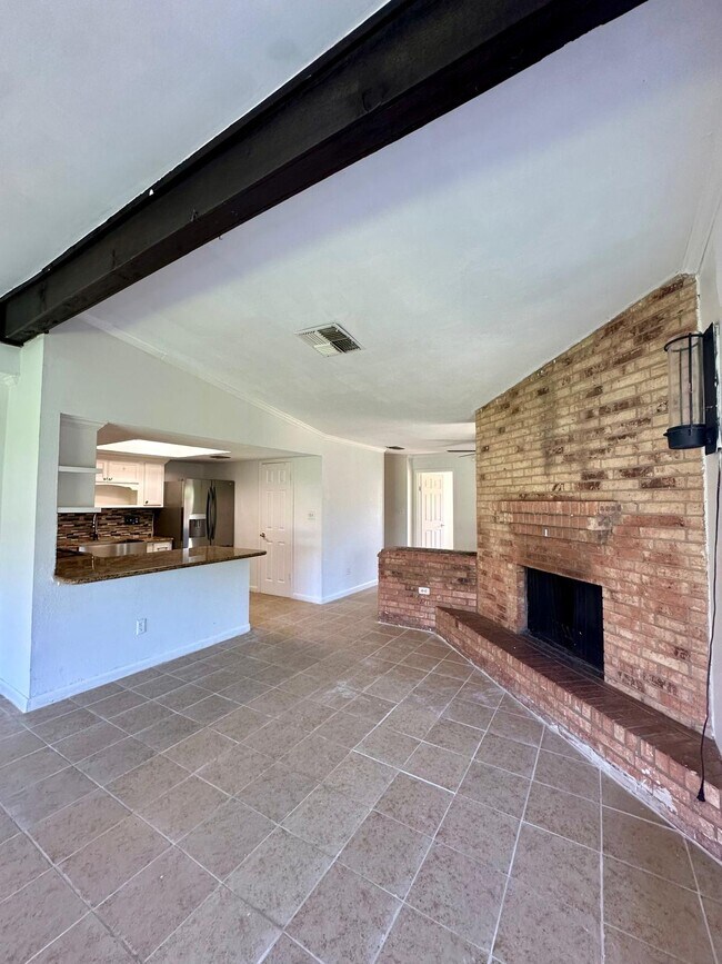 Building Photo - 1509 Robin Ave