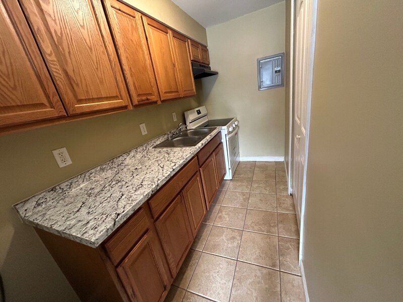 Building Photo - 4501 S 6th St