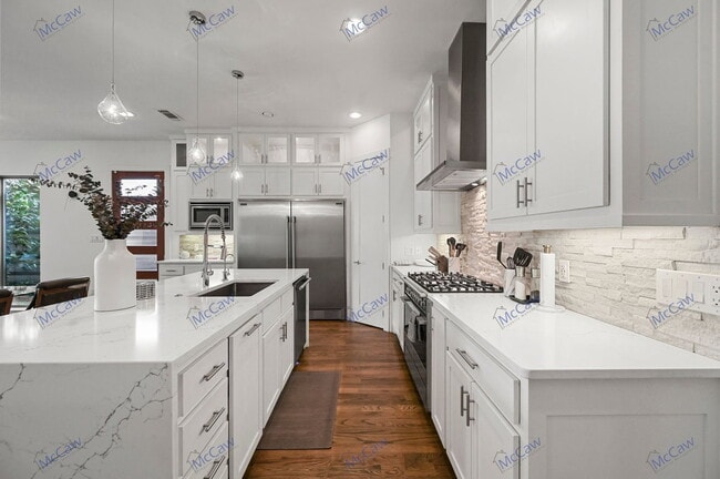 Building Photo - 1831 Euclid Ave