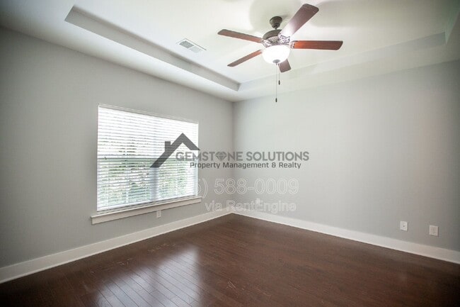Building Photo - 1041 Honey Bush Cir