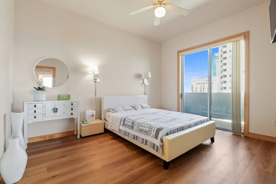 Building Photo - 488 E Ocean Blvd