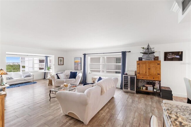 Building Photo - 1750 Benjamin Franklin Dr