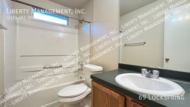 Building Photo - 69 Lockspring-