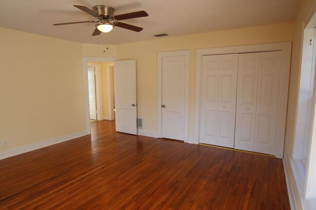 Building Photo - 845 S Donnybrook Ave
