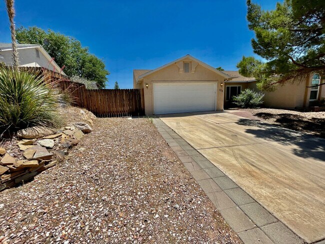 Building Photo - Adorable 3-BR Home in Red Cliffs Area