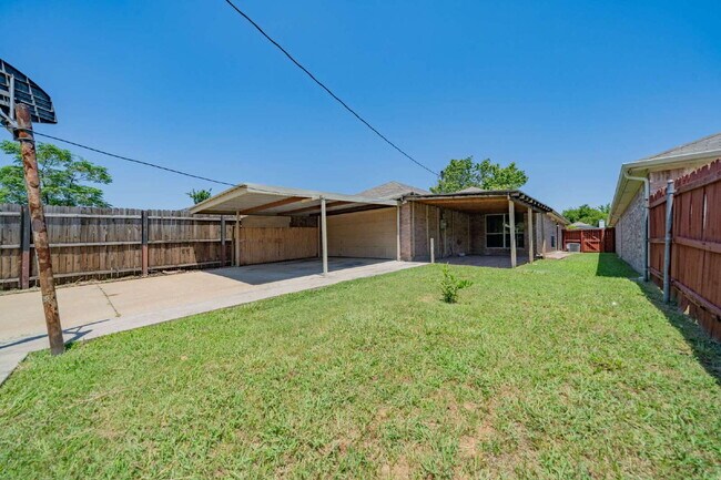 Building Photo - Cute 3 bed, 2 bath home in Grand Prairie