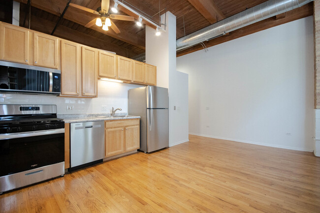 Building Photo - 1500 W Monroe St