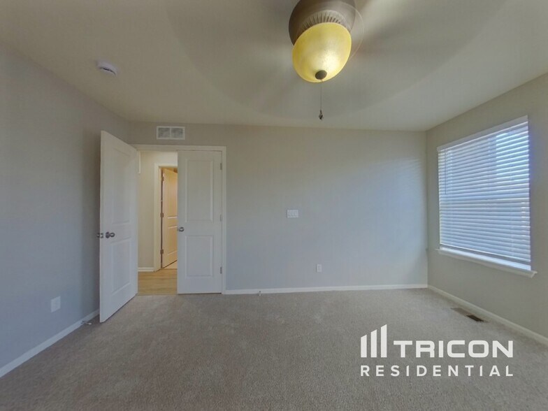 Building Photo - 6354 N Genoa Way