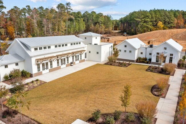 Building Photo - 1509 Newpoint Dr