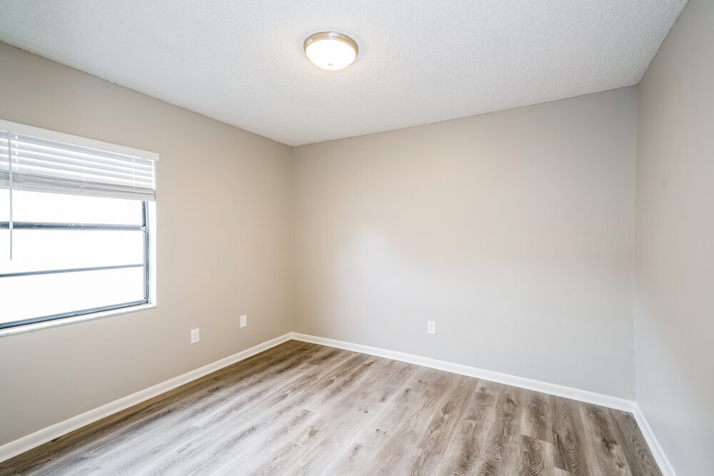 Building Photo - 813 Regal Palm Ct