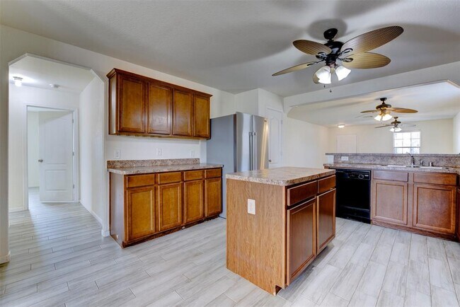 Building Photo - 7906 Yaupon View Dr