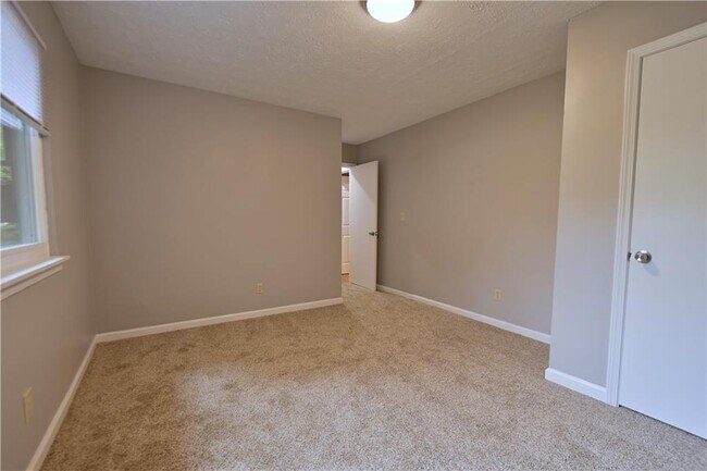 Building Photo - 459 Ridgetop Dr NW
