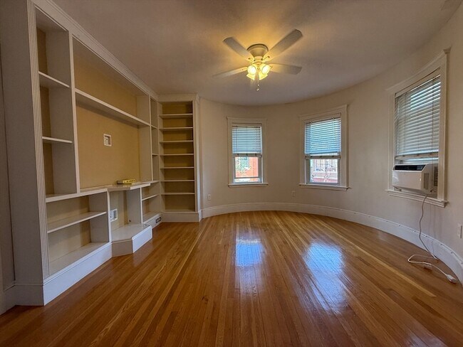 Building Photo - 10 Grovenor Rd