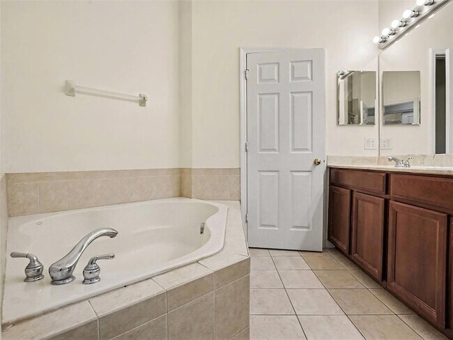 Building Photo - 1114 Limestone Run