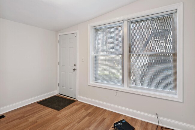 Building Photo - 1606 Gwynns Falls Pkwy