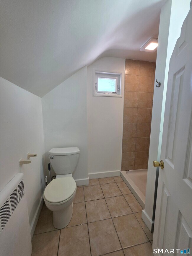 Building Photo - 396 W Main St