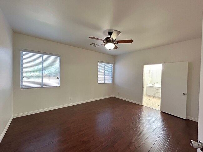 Building Photo - Desirable Summerlin Home 4 Bedrooms 2.5 Ba...