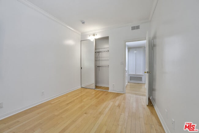 Building Photo - 11939 Gorham Ave
