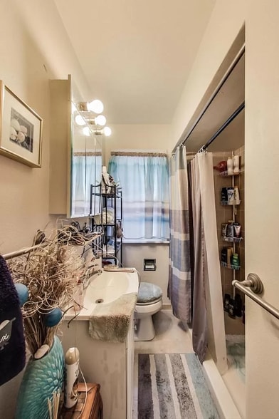 Building Photo - 2402 S 83rd St